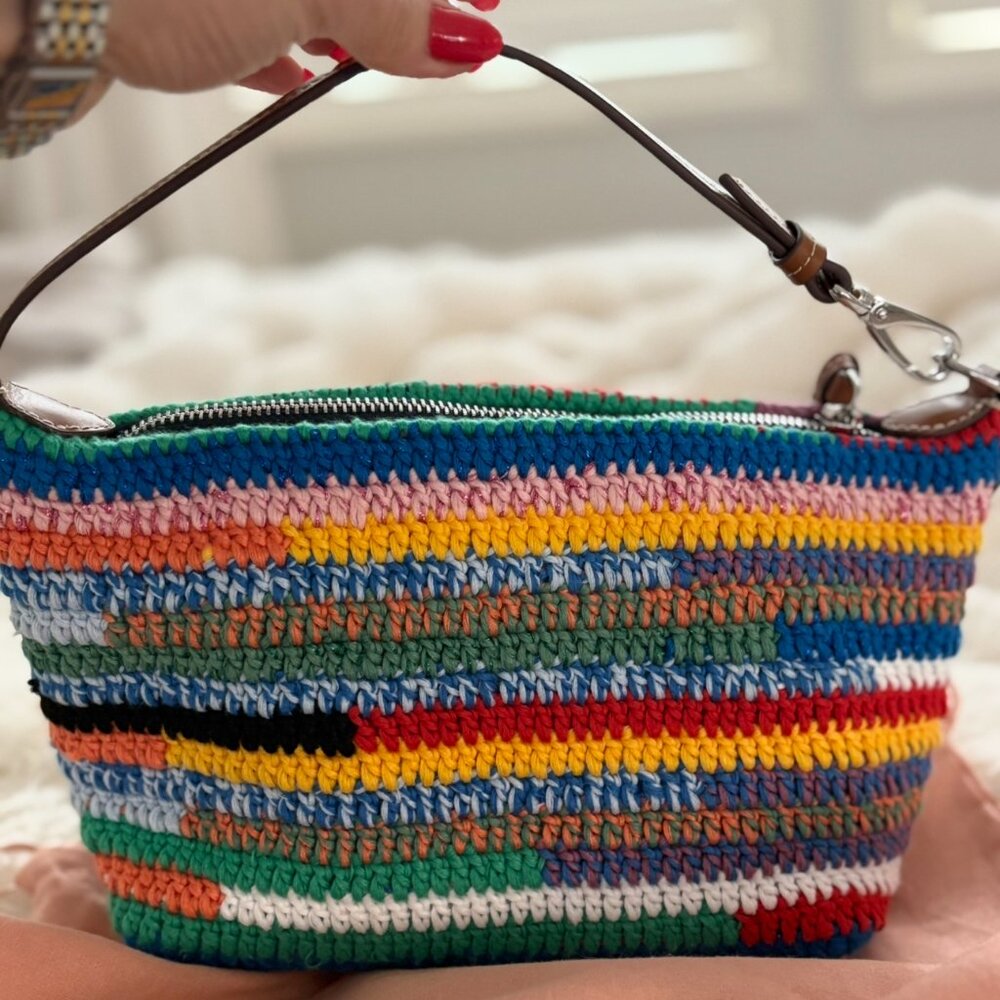 ๐ NWOT On Trend Crochet Rainbow Pouch ๐ - Picture 3 of 5